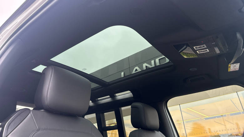 Land Rover Defender 3.0 D350 X-Dynamic HSE 90 3dr Auto Diesel Estate